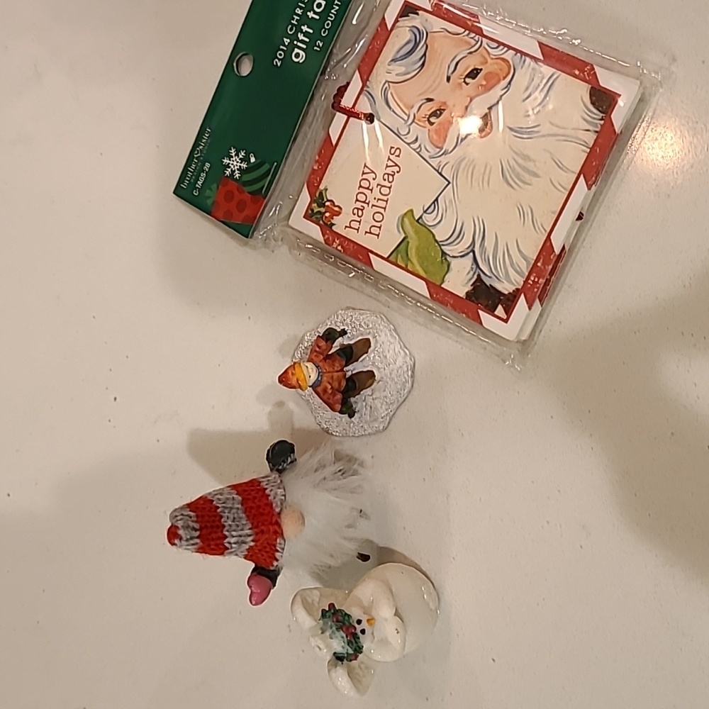 CHRISTMAS MINIS WITH GIFT TAGS